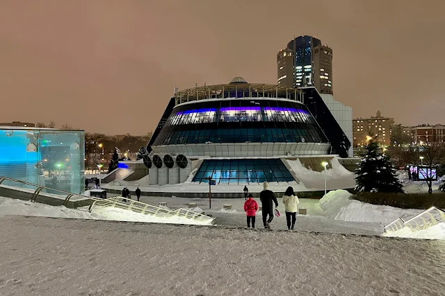 Москва-Сити, торгово-пешеходный мост «Багратион»