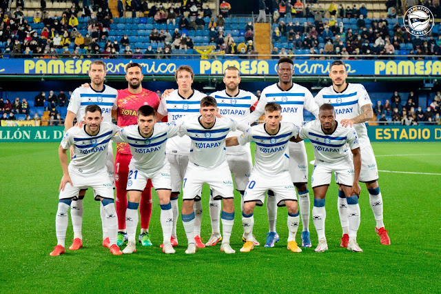 DEPORTIVO ALAVÉS. Temporada 2021-22. Florian Lejeune, Fernando Pacheco, Tomás PIna, Víctor Laguardia, Loum, Joselu. Luis Rioja, Martín Aguirregabiria, Javi López, Pere Pons, Mamadoy Sylla. VILLARREAL C. F. 5 DEPORTIVO ALAVÉS 2 Martes 21/12/2021, 19:00 horas. Campeonato de Liga de 1ª División, jornada 4 (partido aplazado). Villarreal, Castellón, estadio de La Cerámica: 12.530 espectadores. GOLES: 1-0: 18’, Gerard Moreno. 2-0: 27’, Boulaye Dia. 2-1: 44’, Pere Pons. 2-2: 65’, Joselu. 3-2: 76’, Boulaye Fia. 4-2: 79’, Yeremy Pino. 5-2: 88’, Gerard Moreno.