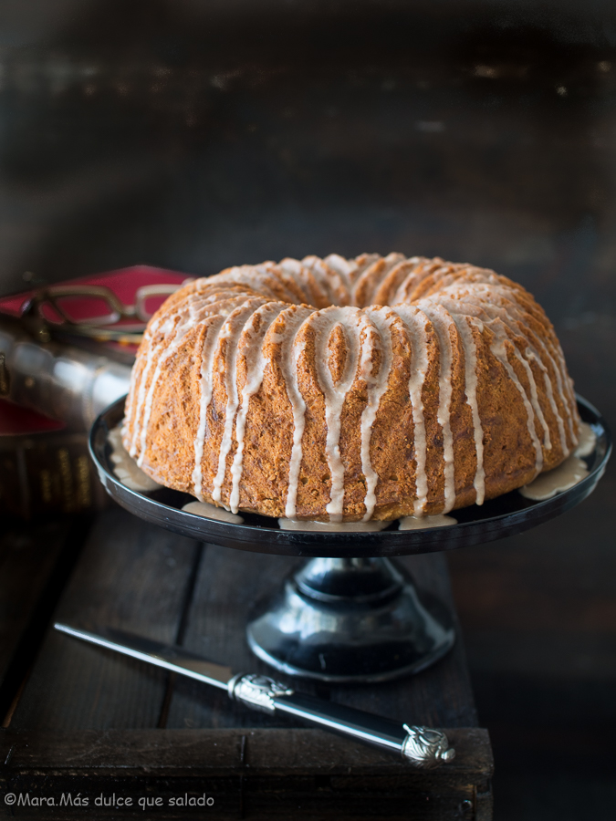 Bundt Cake de calabacín con relleno de canela