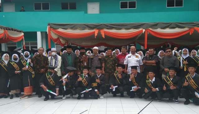 Wisuda Tahfiz Al-Qur'an I MAN 2021 Di Hadiri LAKRI Sumut Dan Sekdes Samura