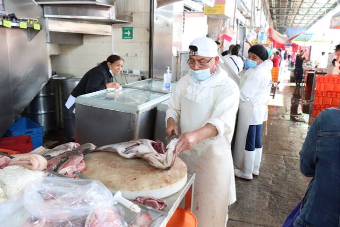 El Mercado La Nueva Viga cuenta con precios accesibles en mariscos y pescados