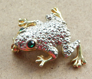 Small frog brooch in silver and gold 1990s