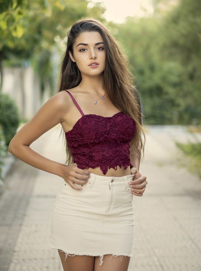 Hande Ercel hot photos turkish actress