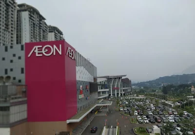 Area Parkir di Pelataran AEON Mall Sentul City