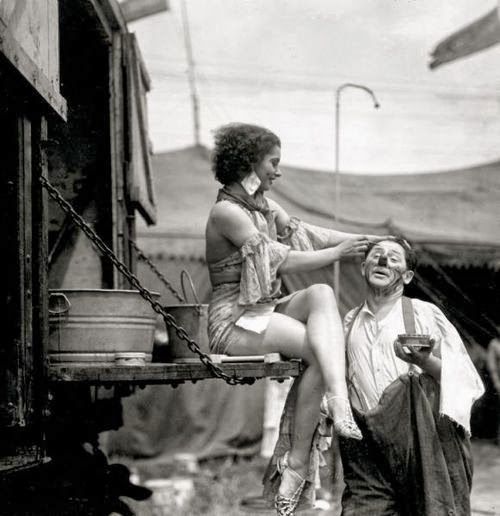 Fotografías de artistas de circo en el backstage en las décadas de 1920 y 1930