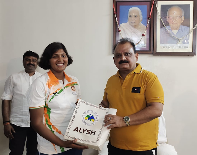  अंतरराष्ट्रीय मेडल विजेता प्रियंका को खेल कोटा से नौकरी दिलाने का करेंगे प्रयास - मंत्री मिथिलेश Jharkhand