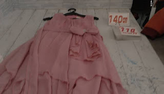 中古品　子供服　１４０ｃｍ　ピンク　ガールズドレス　１１０円