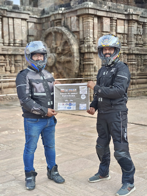 AZADI KI AMRIT PARIKRAMA A MOTORCYCLE RIDE TO THE HISTORICAL MONUMENTS PRINTED ON NEW INDIAN CURRENCY  BY ABHIJIT SINGH KOHLI AND PRASAD CHAULKAR