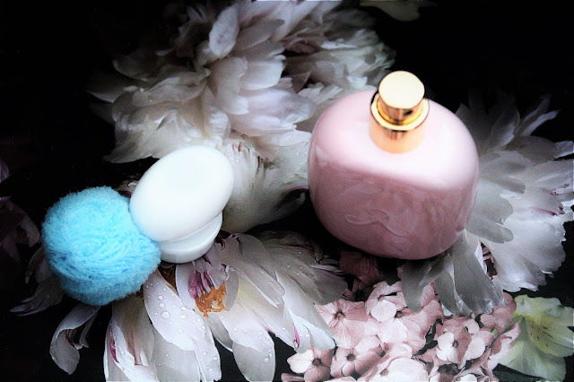 parfum Bulle de Rose Les Parfums de Rosine, Bulle de Rose Les Parfums de Rosine, avis Bulle de Rose Les Parfums de Rosine, Bulle de Rose les parfums de rosine, avis les parfums de rosine, les parfums de rosine, parfum femme à la rose, parfum rose, parfum de niche, niche perfume review, les parfums de rosine review, parfum bulle de rose, bulle de rose, blog parfum femme, avis parfums femme