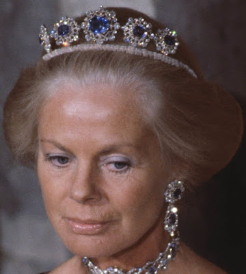 sapphire necklace tiara united kingdom duchess cambridge katharine kent