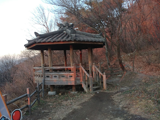 검단산헬기장 팔각정