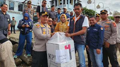 Kapolres Aceh Besar Hadiri Pelepasan Pendistribusian Logistik Kotak Suara Pilkada Kecamatan Pulo Aceh Tahun 2024 