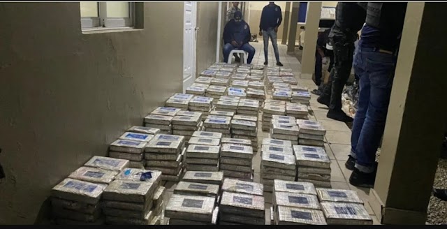 BARAHONA: Hombres en una lancha cargaban con 673 paquetes de presunta  «cocaína» 