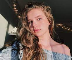 Ellie Thumann Age, Net Worth, Biography, Wiki, Height, Photos, Instagram, Career, Relationship
