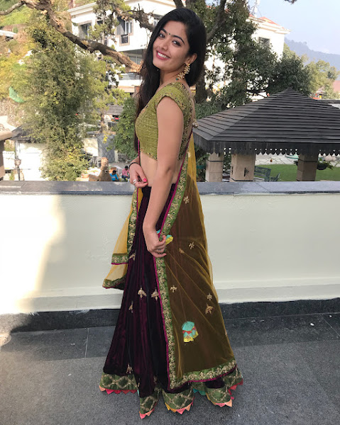 Actress Rashmika Mandanna Latest Cute Smiling Pics Navel Queens