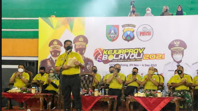 Wakapolda Jatim  Buka Kejurprov Bola Voli 2021 di GOR Merdeka Jombang