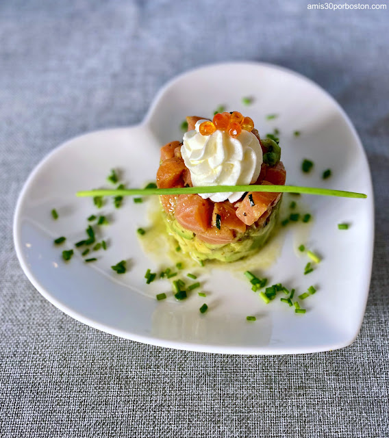 Tartar de Salmón y Aguacate con Sour Cream