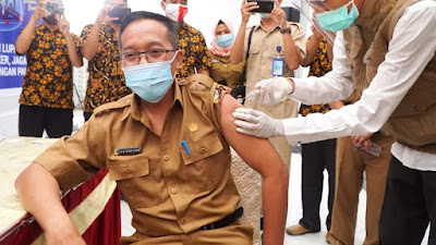 Vaksinasi Terus Dikebut, Cahaya di Ujung Terowongan Pandemi Kian Terlihat di Lombok Timur