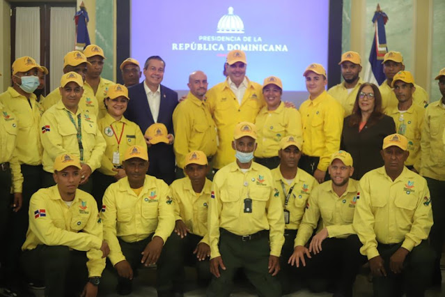 presidente-binader-bomberos-medioambiente