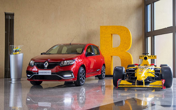 Último Sandero R.S. 2.0 é incorporado ao Acervo Histórico da Renault do Brasil