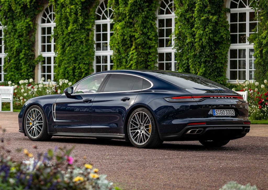 2021 Porsche Panamera Turbo S Executive