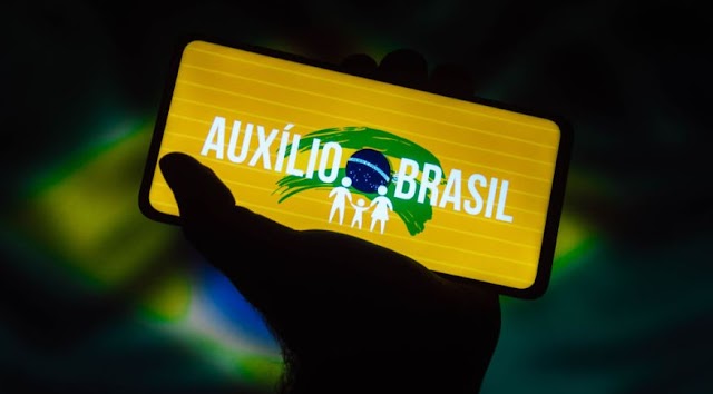 Auxílio Brasil: como fica o benefício em 2022?