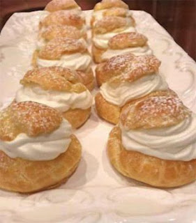 MOM’S FAMOUS CREAM PUFFS