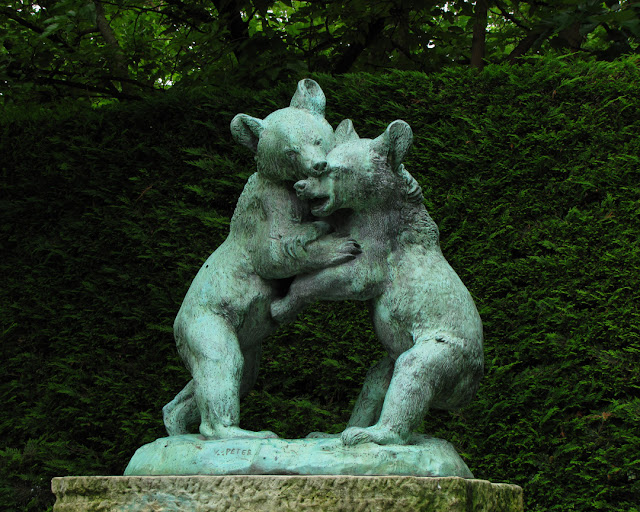 Les oursons, The bear cubs by Victor Peter, Square Saint-Lambert, Paris