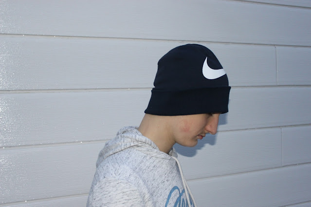 https://www.ekinsport.com/bonnet-de-football-nike-team-unisexe-av9751?option-id=517&utm_source=social&utm_medium=hivency_campaign&utm_campaign=bonnet_nike