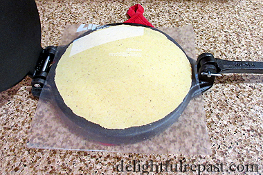 How to Make Homemade Corn Tortillas - with Tortilla Press / www.delightfulrepast.com