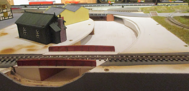 009 gauge layout bridge build