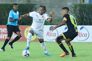 Cibao FC se impone 0-1 a Moca FC y sigue líder inmaculado en la LDF
