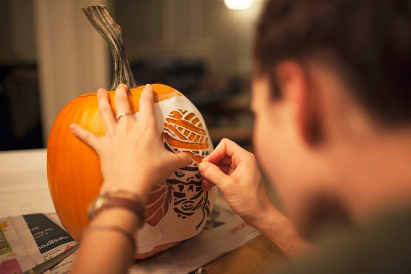 How to Carve a Pumpkin