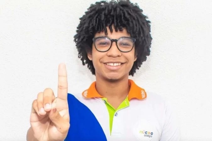 estudante pernambucano de 17 anos conquistou a nota máxima em matemática no ENEM, Exame Nacional do Ensino Médio, de 2021 e atingiu 953,1 pontos.
