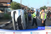 Dua Minibus Di Jombang Terlibat Kecelakaan Hingga Terguling