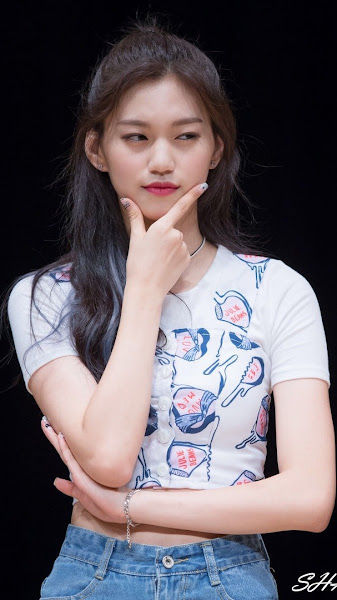 Doyeon (도연) : Lead Dancer, Lead Vocalist, Visual, Center