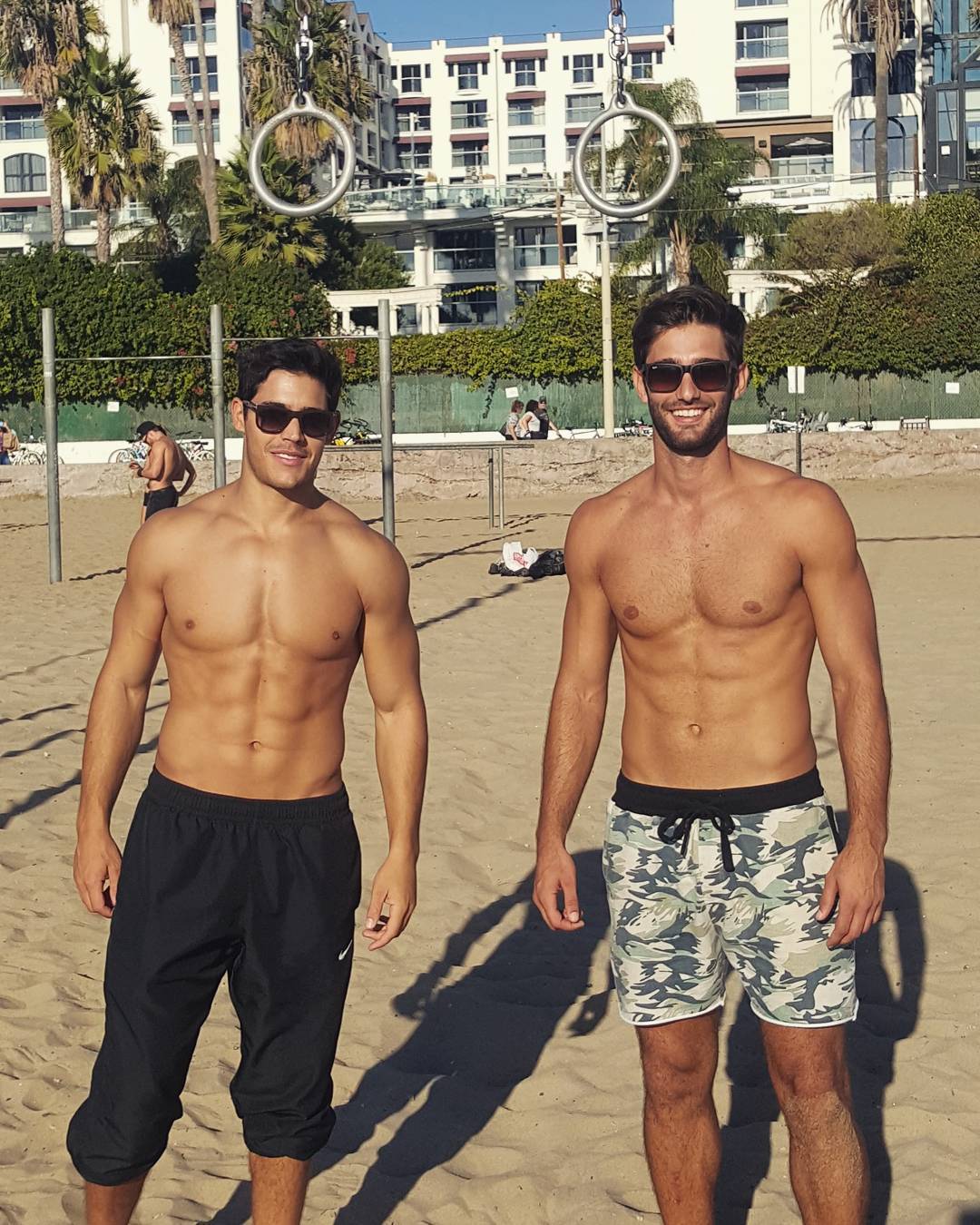 hot-summer-boyfriends-sexy-shirtless-gay-guys-smile