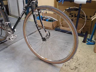 GRAND BOIS の Papillon、FAIRWEATHER CX tire CG Asphalt GRAND BOIS の Papillon、FAIRWEATHER CX tire CG Asphalt