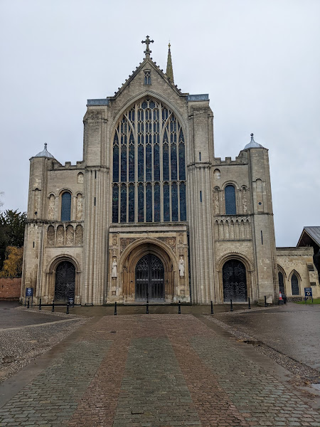 The front entrance of Norwich Cathedral