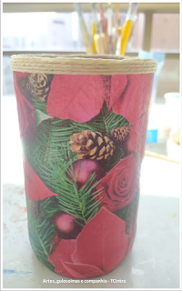 reciclagem de garrafas; vaso; garrafa cortada; decoração de natal;