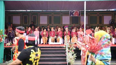 Kader PKK Seluruh Indonesia Turut Meriahkan Parade Budaya Nusantara di Solo
