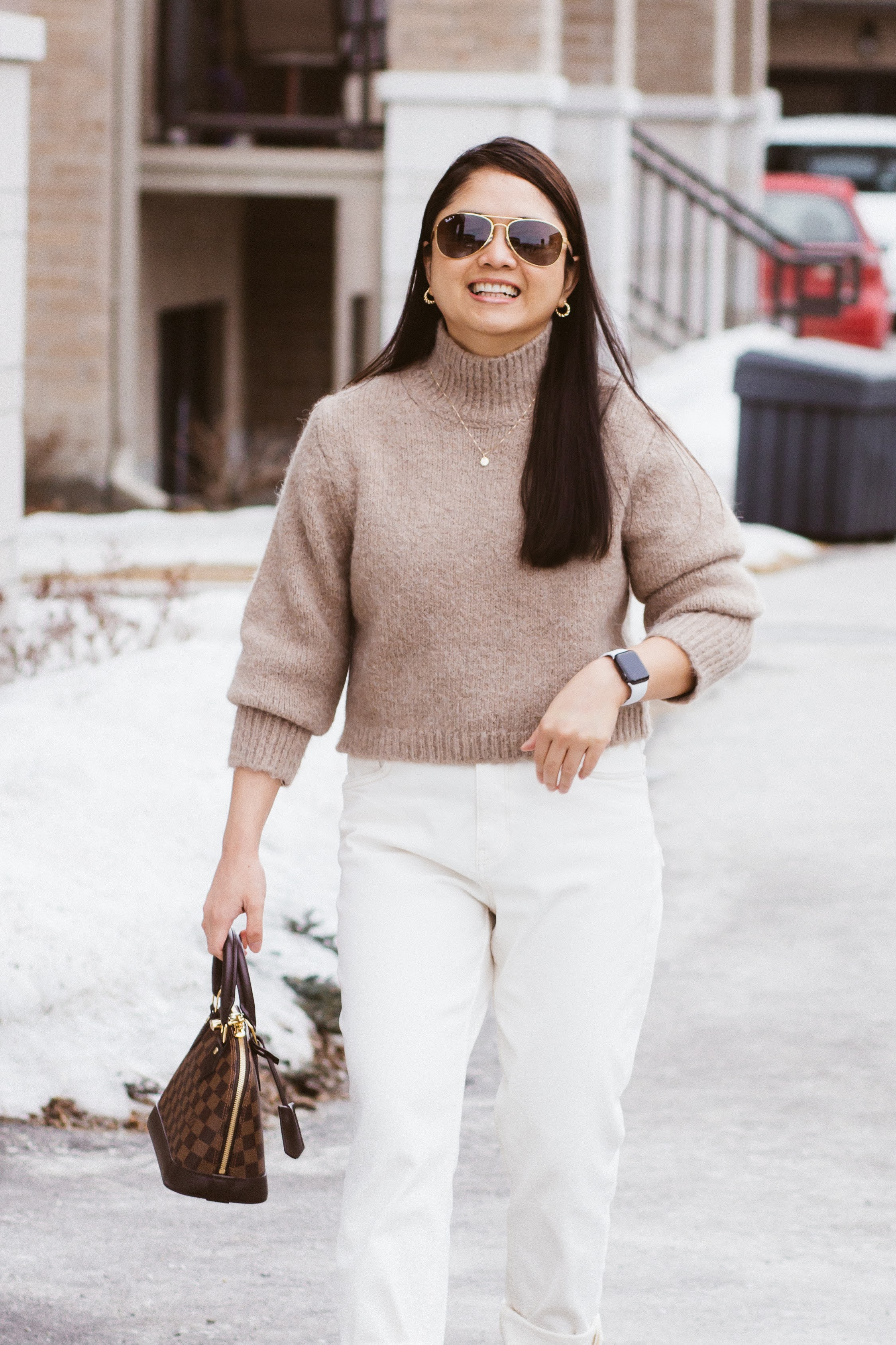 Louis Vuitton AlmaBB | Ray-Ban Polarized Sunglasses | Vince Camuto Ankle Booties | Mango White Jeans | Zara Crop Sweater | Petite Spring Outfit Idea | Working Mom Style