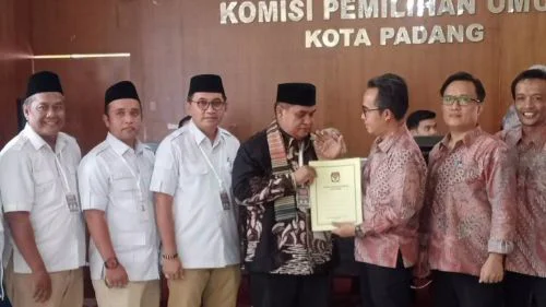 Daftar ke KPU, Gerindra Kota Padang Targetkan "Hattrick" Pemenang Ketiga Kalinya di Pileg 2024