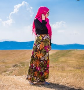 Desain baju muslim wanita modis