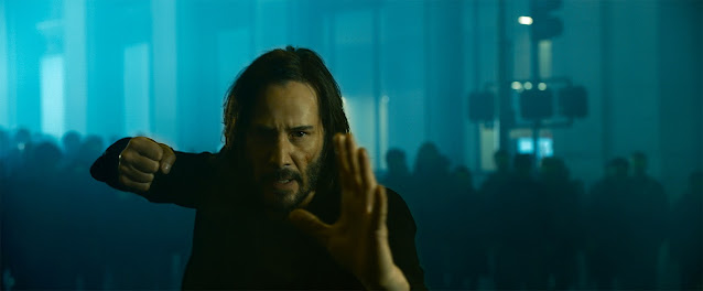 KEANU REEVES como Neo/Thomas Anderson em MATRIX RESURRECTIONS