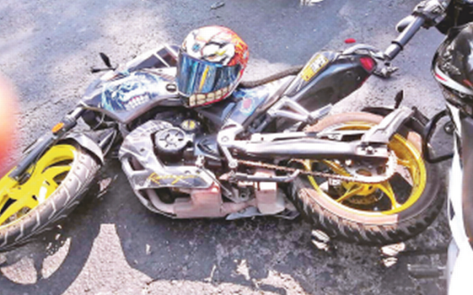Fallece motociclista al colisionar contra un vehículo