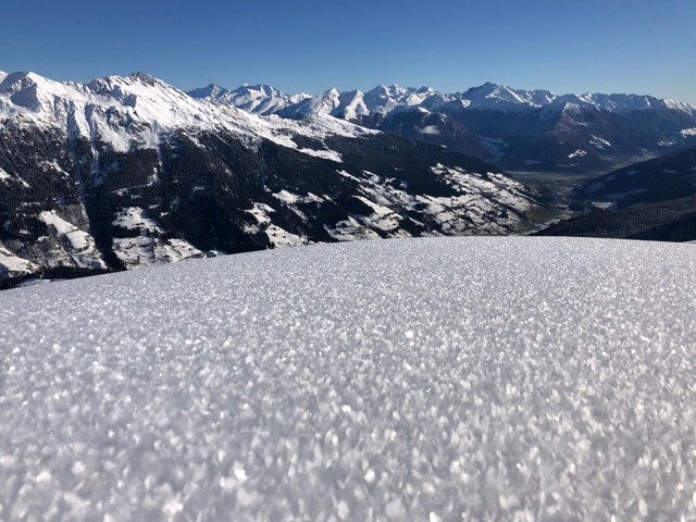 Brina di superficie sotto la cima Einacht, Ridanna. (Foto: Dominik Trenkwalder, 08.11.2021)