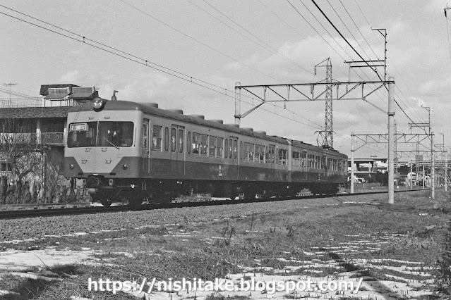 終点萩山に向かう451系460F。　萩山－青梅街道　1984.2.8