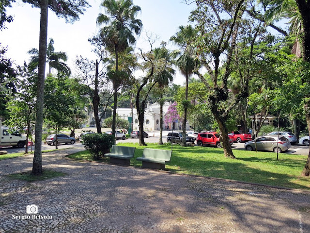 Vista ampla da Praça interna do Instituto Butantan em São Paulo