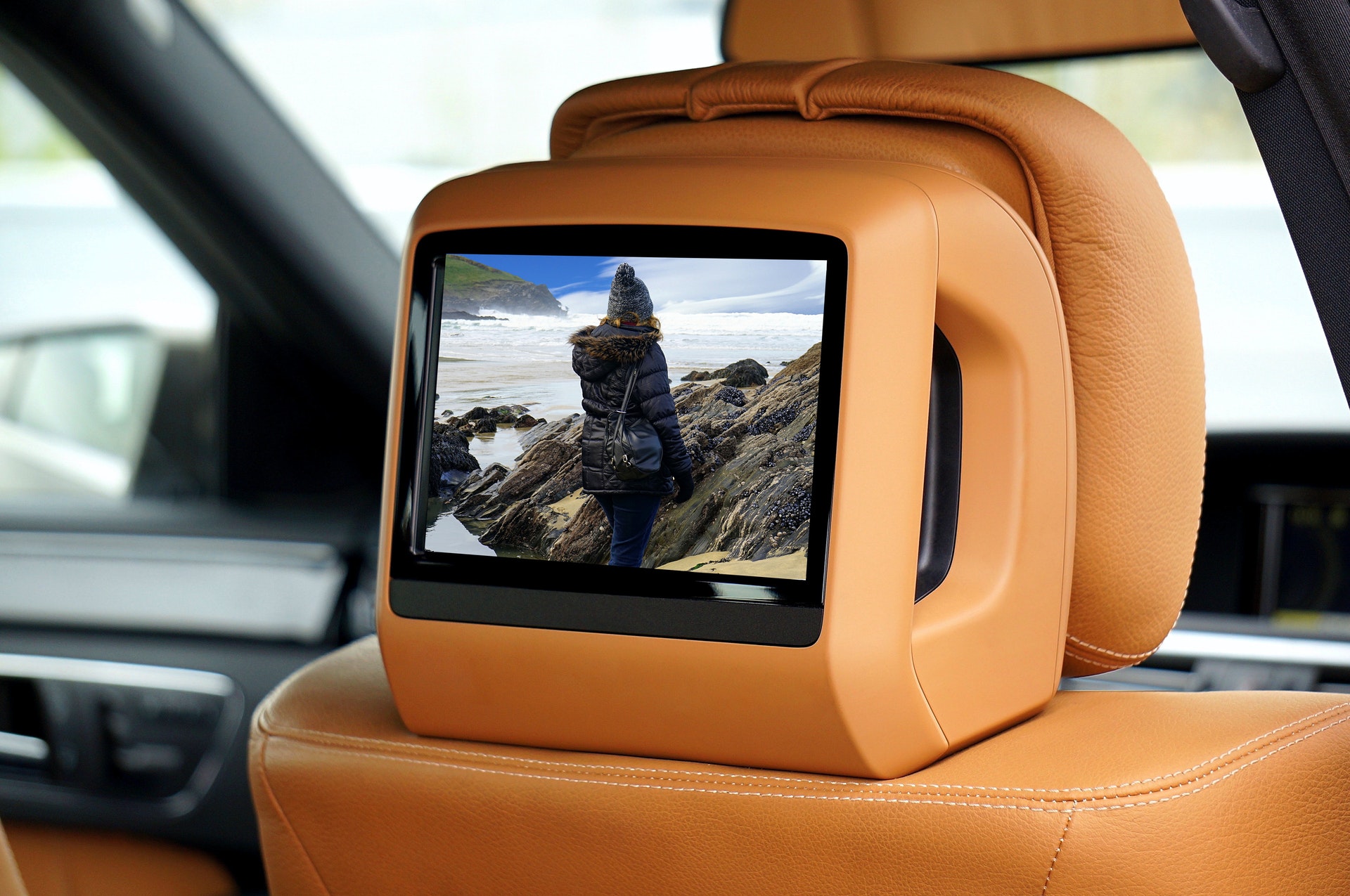 Car Seat with Television Techronicle